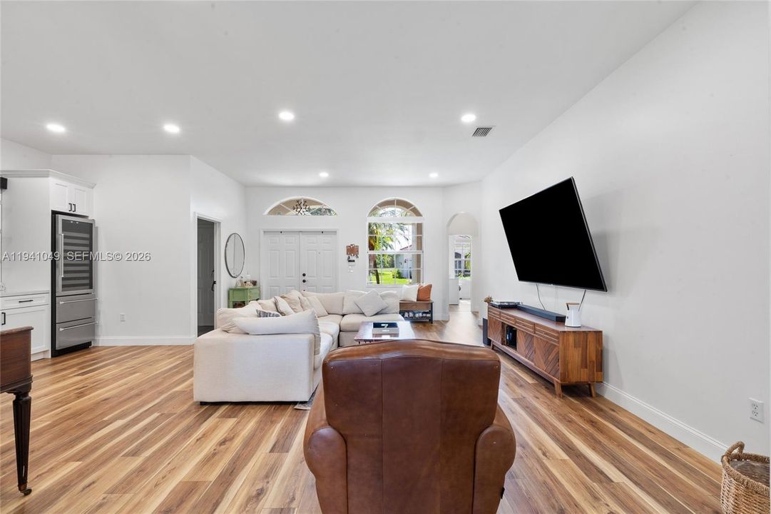 For Rent: $3,600 (4 beds, 3 baths, 2118 Square Feet)