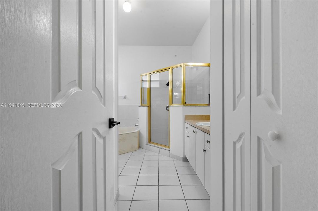 For Rent: $3,600 (4 beds, 3 baths, 2118 Square Feet)