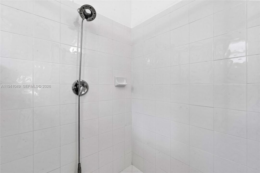 For Rent: $3,600 (4 beds, 3 baths, 2118 Square Feet)