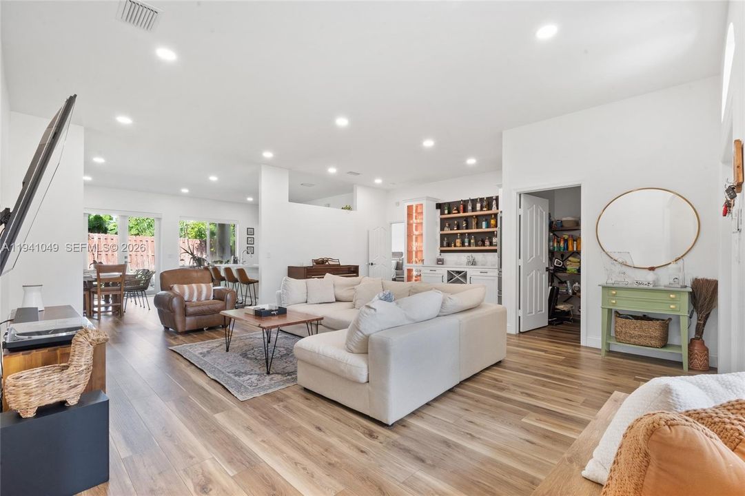 For Rent: $3,600 (4 beds, 3 baths, 2118 Square Feet)