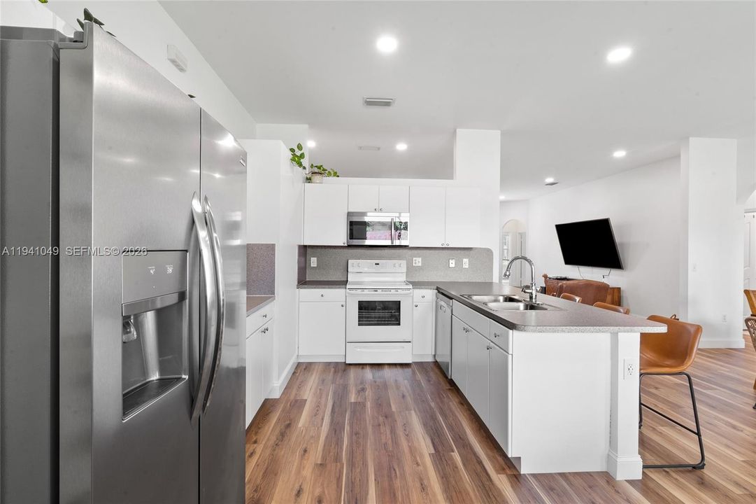 For Rent: $3,600 (4 beds, 3 baths, 2118 Square Feet)