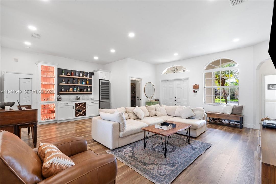 For Rent: $3,600 (4 beds, 3 baths, 2118 Square Feet)