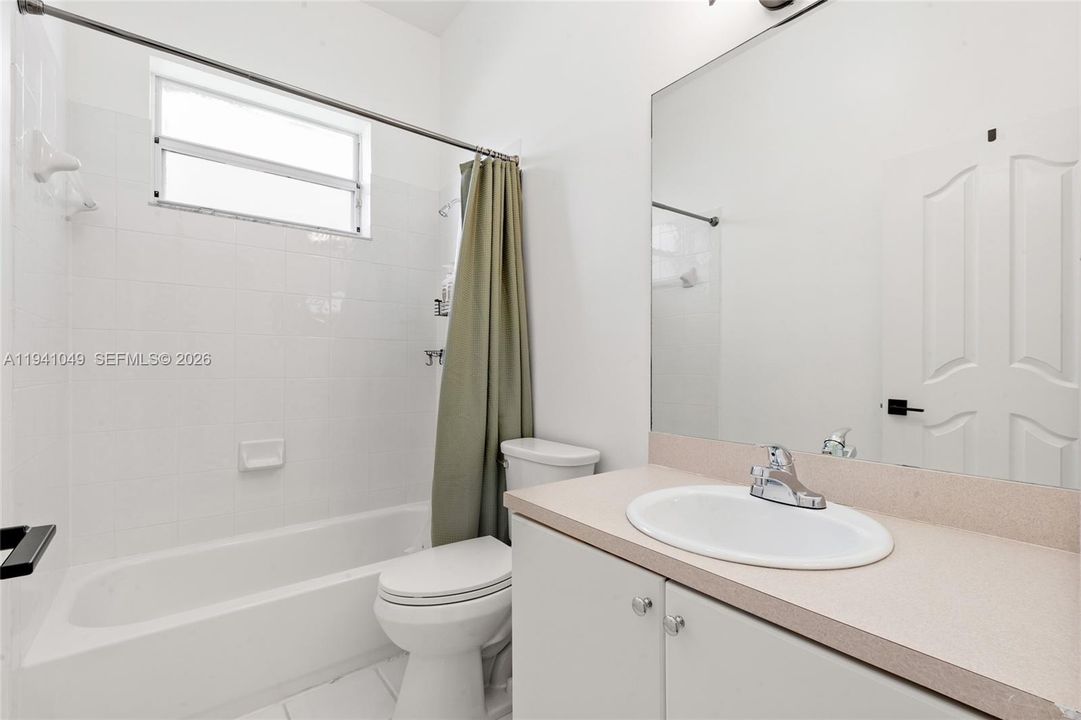 For Rent: $3,600 (4 beds, 3 baths, 2118 Square Feet)