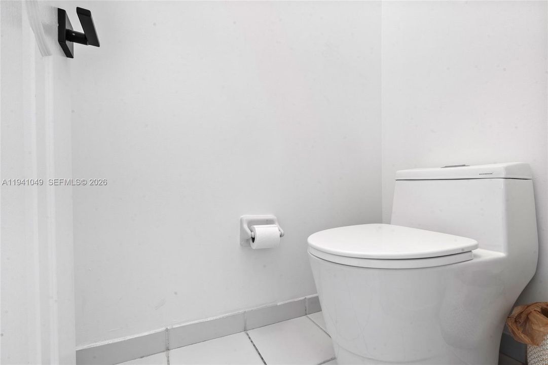 For Rent: $3,600 (4 beds, 3 baths, 2118 Square Feet)