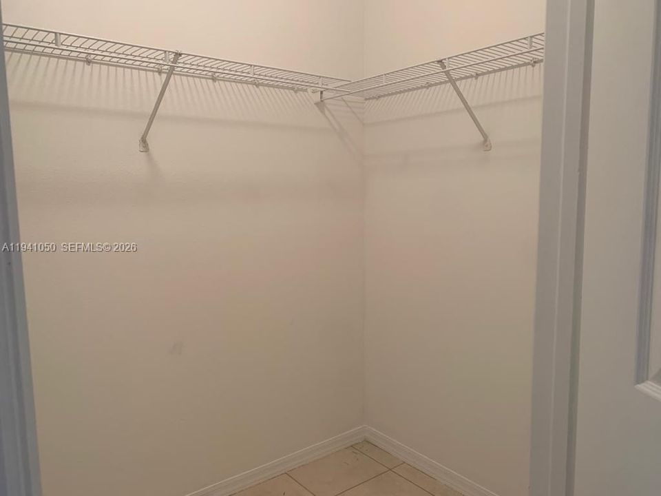 出租: $1,950 (1 贝兹, 1 浴室, 690 平方英尺)