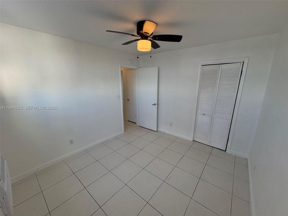 For Rent: $2,450 (2 beds, 1 baths, 760 Square Feet)