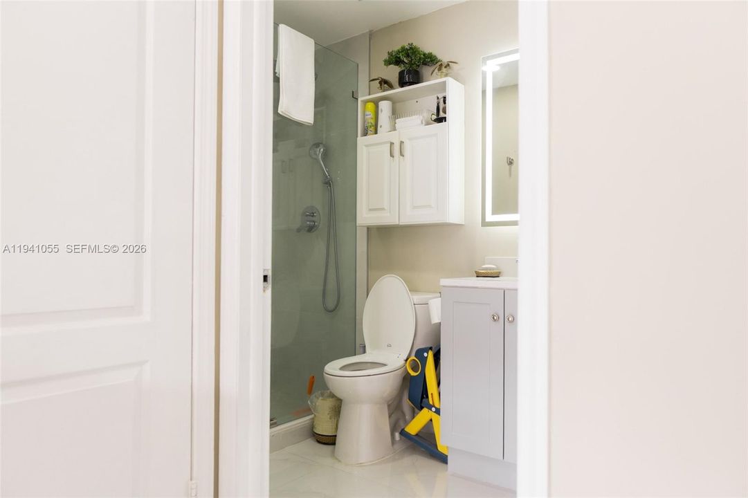 待售: $390,000 (2 贝兹, 2 浴室, 1010 平方英尺)