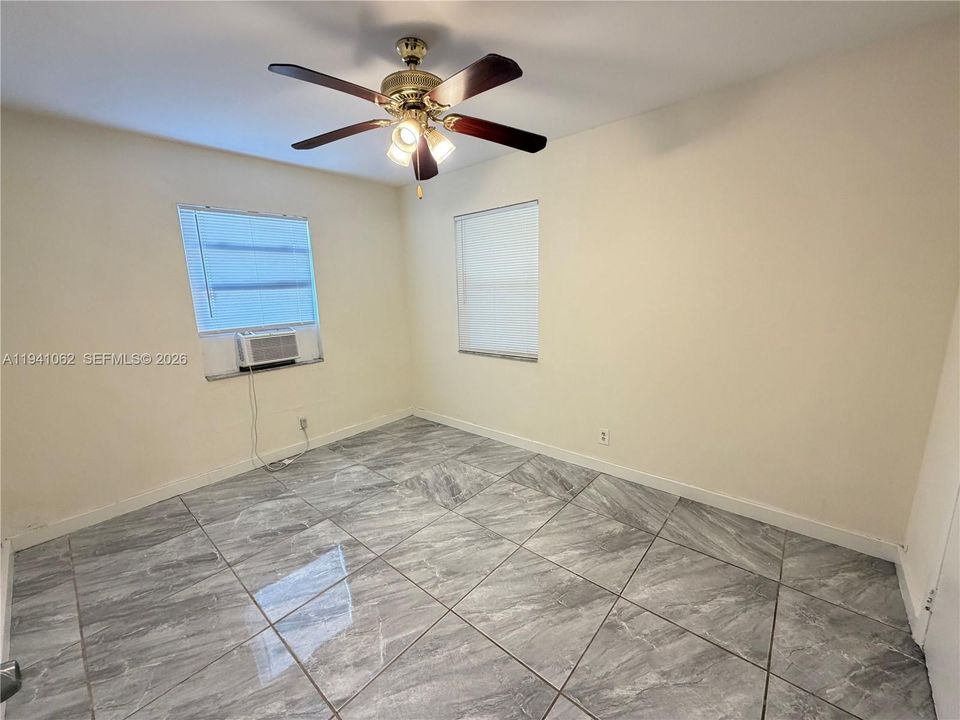 For Rent: $1,700 (2 beds, 1 baths, 5458 Square Feet)