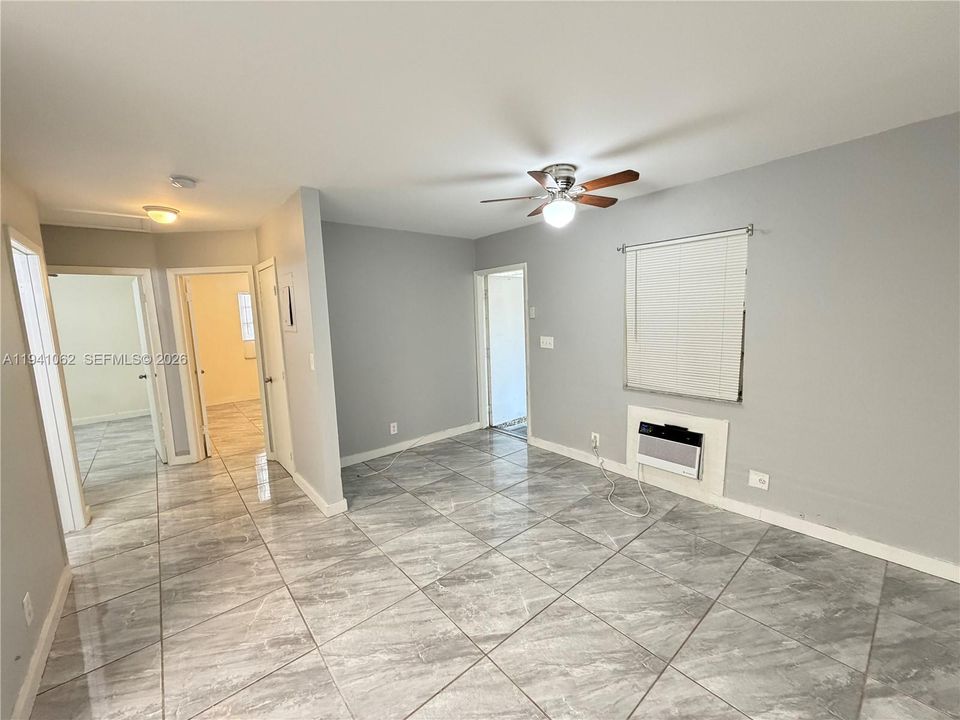 For Rent: $1,700 (2 beds, 1 baths, 5458 Square Feet)