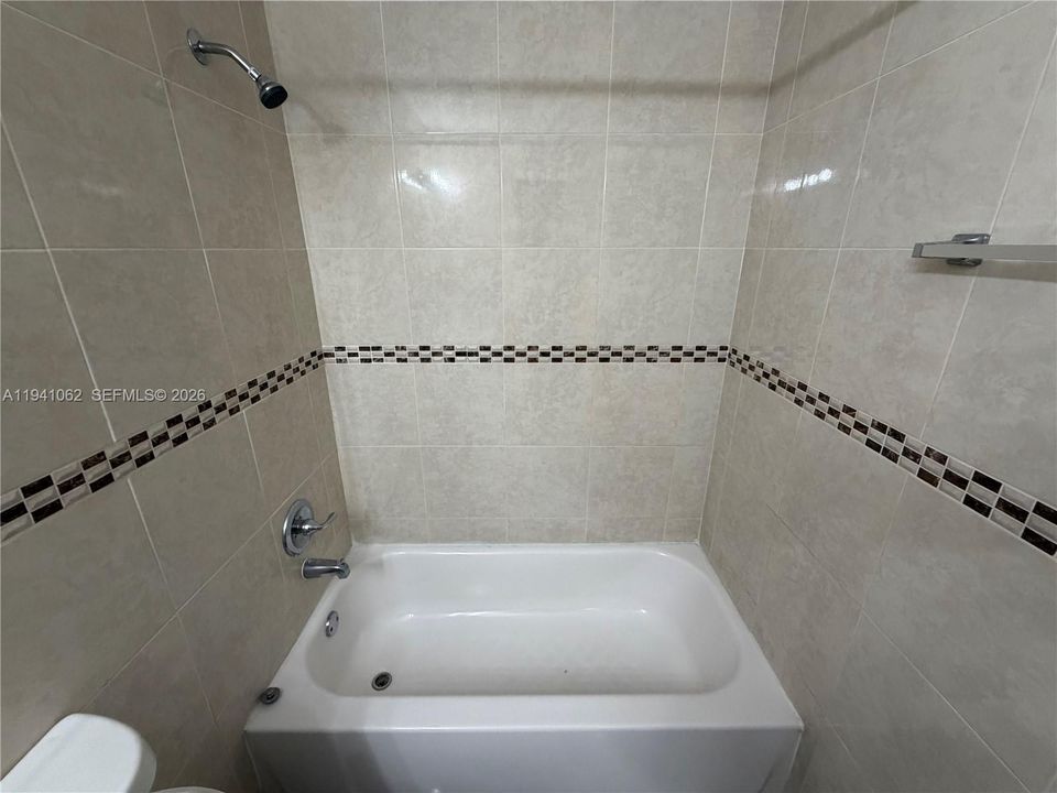 For Rent: $1,700 (2 beds, 1 baths, 5458 Square Feet)