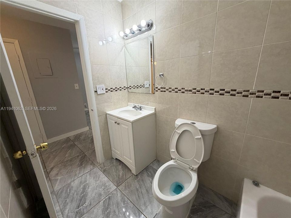 For Rent: $1,700 (2 beds, 1 baths, 5458 Square Feet)