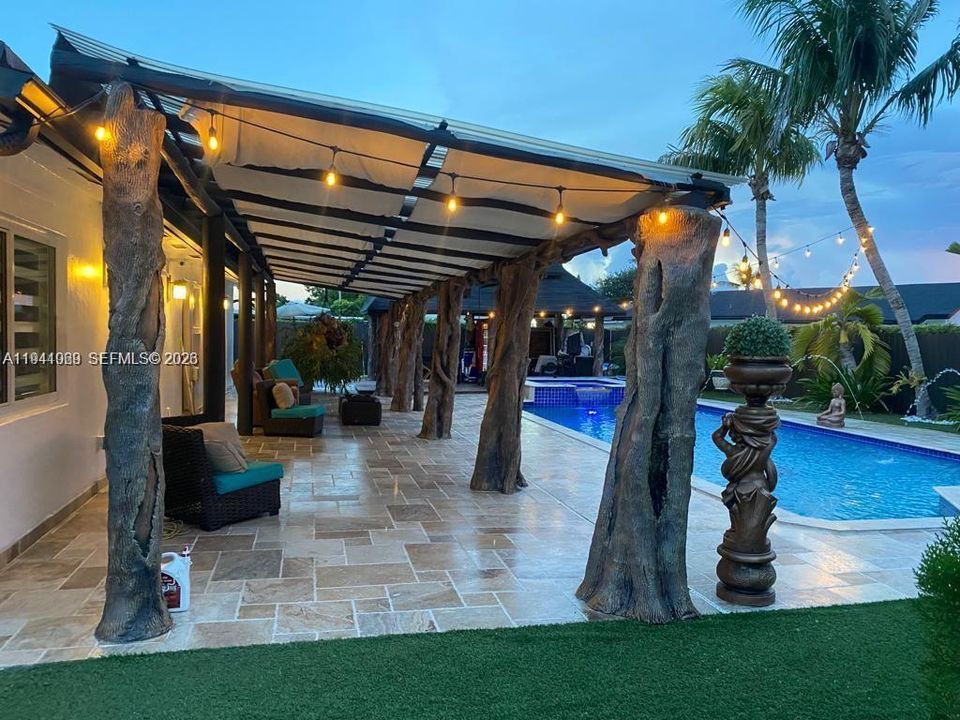 出租: $5,500 (4 贝兹, 3 浴室, 1882 平方英尺)