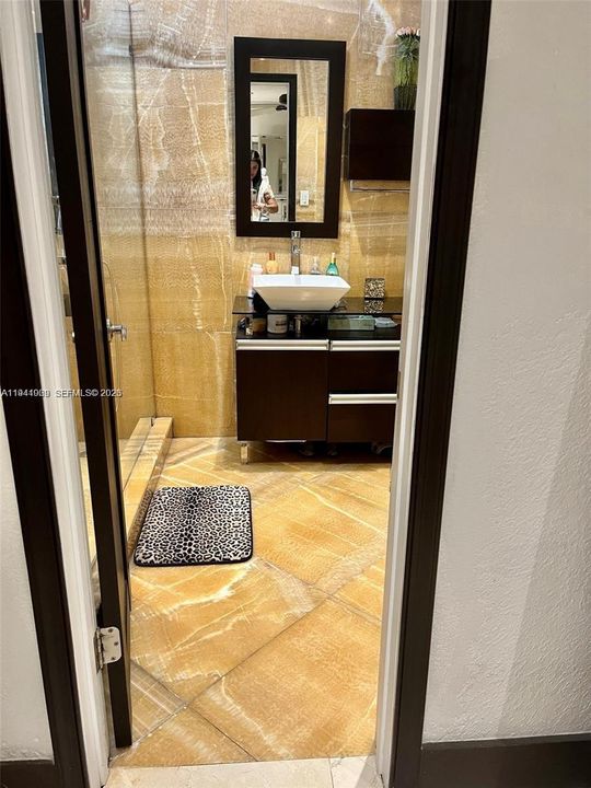 出租: $5,500 (4 贝兹, 3 浴室, 1882 平方英尺)