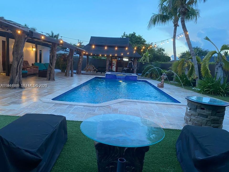 出租: $5,500 (4 贝兹, 3 浴室, 1882 平方英尺)