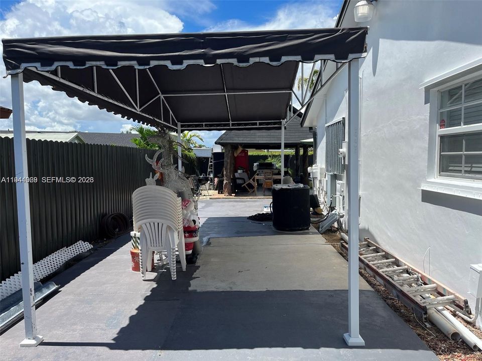 出租: $5,500 (4 贝兹, 3 浴室, 1882 平方英尺)