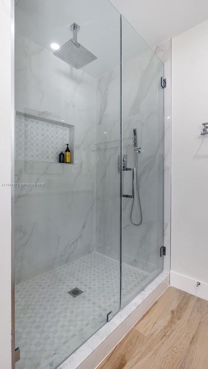 En Venta: $739,000 (3 camas, 2 baños, 1938 Pies cuadrados)