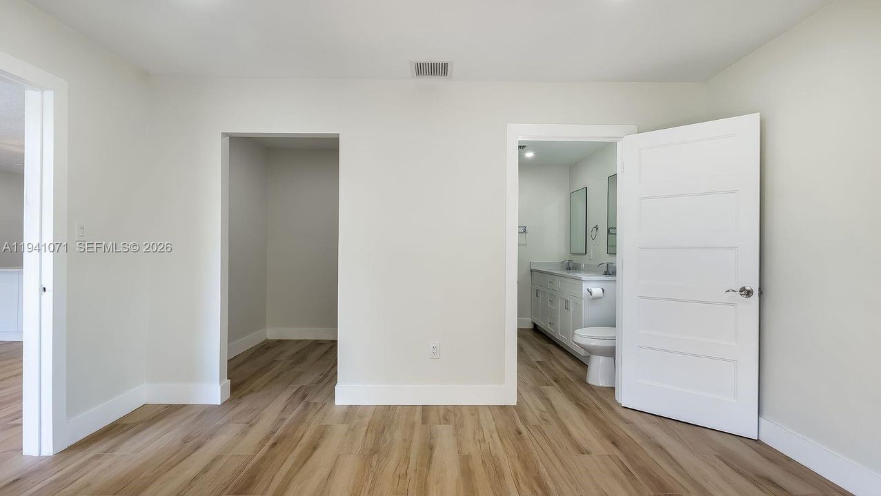 En Venta: $739,000 (3 camas, 2 baños, 1938 Pies cuadrados)