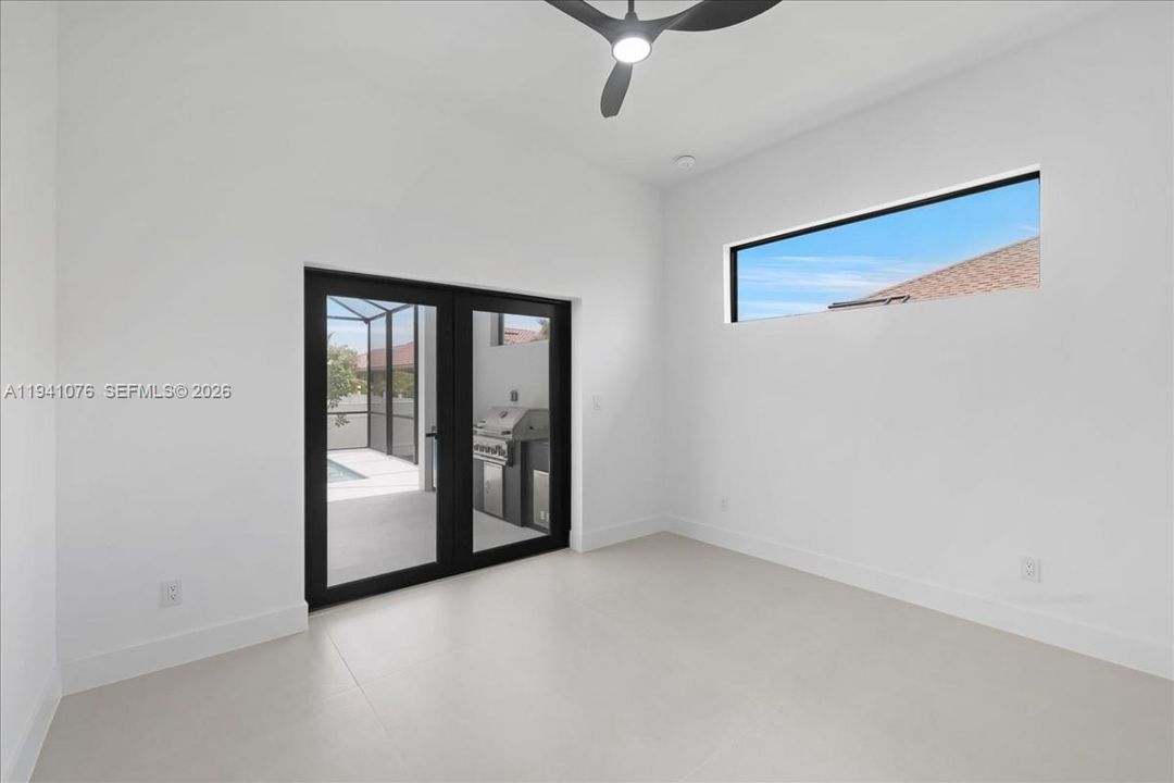 En Venta: $724,900 (3 camas, 3 baños, 2049 Pies cuadrados)