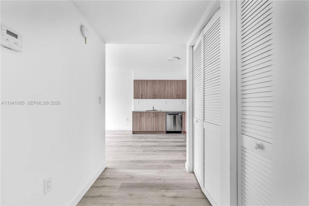 For Rent: $2,200 (2 beds, 2 baths, 800 Square Feet)