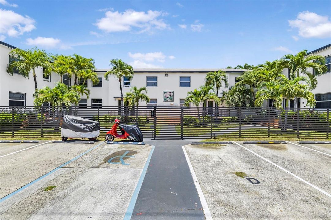 В аренду: $1,990 (2 спален, 1 ванн, 0 Квадратных фут)