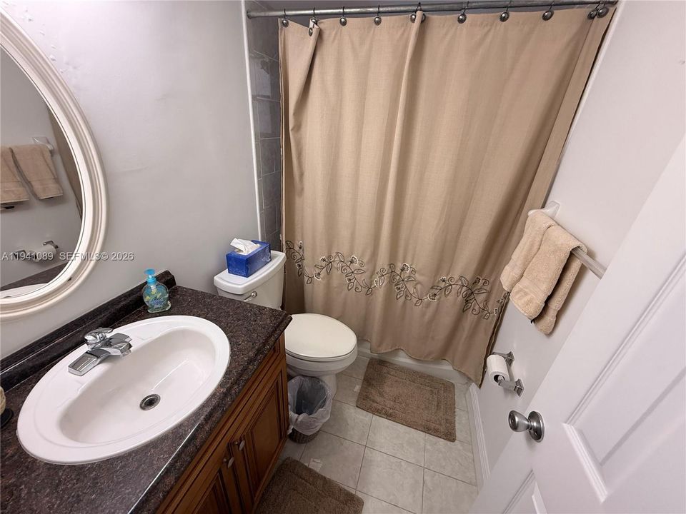 For Rent: $1,900 (2 beds, 1 baths, 650 Square Feet)