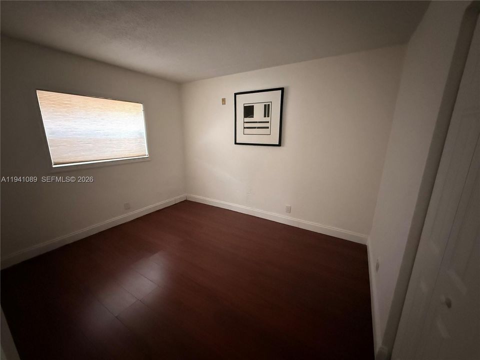 For Rent: $1,900 (2 beds, 1 baths, 650 Square Feet)