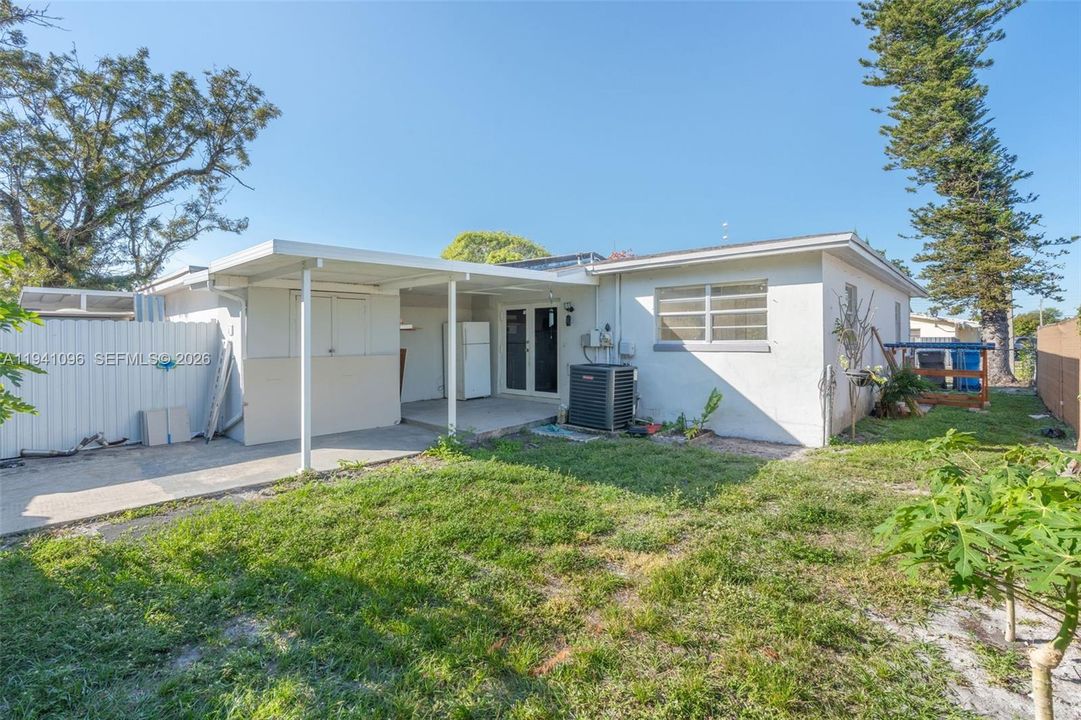 For Rent: $2,100 (2 beds, 1 baths, 800 Square Feet)