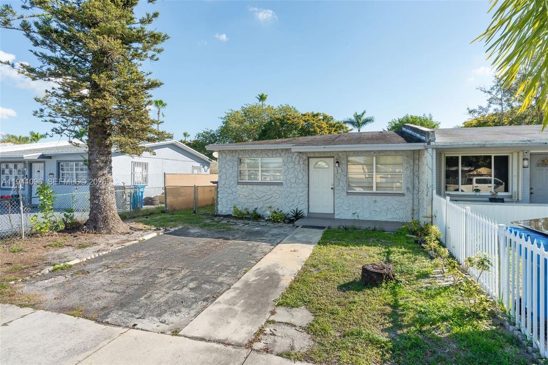 For Rent: $2,100 (2 beds, 1 baths, 800 Square Feet)