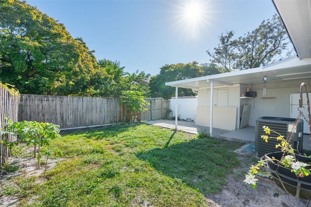 For Rent: $2,100 (2 beds, 1 baths, 800 Square Feet)