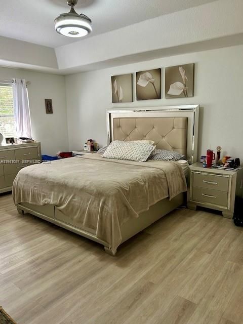 На продажу: $539,900 (3 спален, 2 ванн, 1650 Квадратных фут)