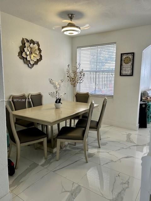 На продажу: $539,900 (3 спален, 2 ванн, 1650 Квадратных фут)