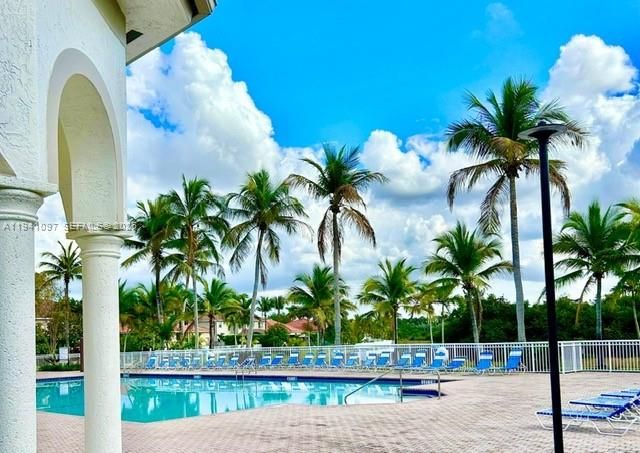 На продажу: $539,000 (3 спален, 2 ванн, 1650 Квадратных фут)