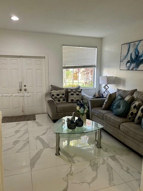 На продажу: $539,900 (3 спален, 2 ванн, 1650 Квадратных фут)