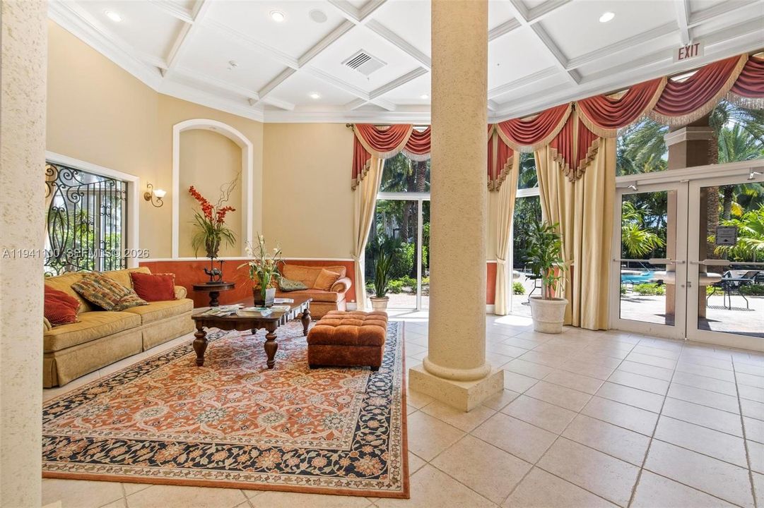 En Venta: $480,000 (2 camas, 2 baños, 934 Pies cuadrados)