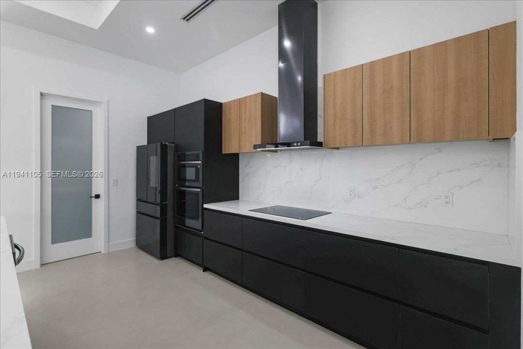 For Rent: $3,500 (3 beds, 3 baths, 2049 Square Feet)