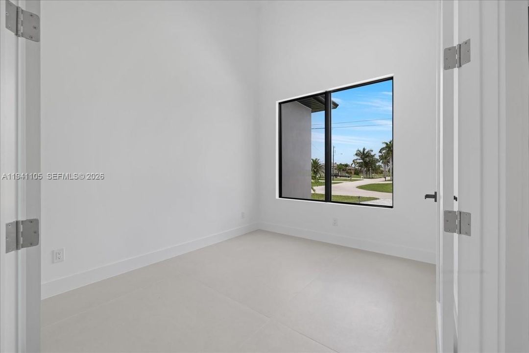 For Rent: $3,500 (3 beds, 3 baths, 2049 Square Feet)