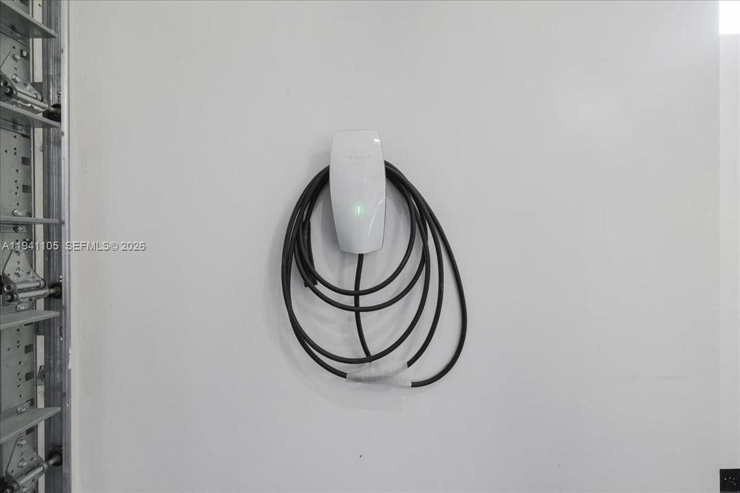 For Rent: $3,500 (3 beds, 3 baths, 2049 Square Feet)