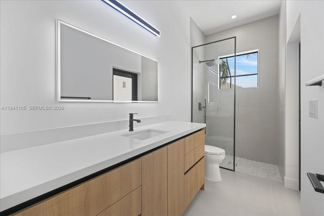 For Rent: $3,500 (3 beds, 3 baths, 2049 Square Feet)