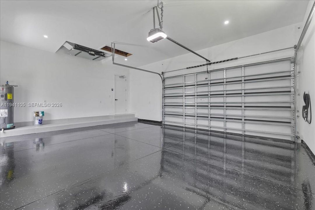 For Rent: $3,500 (3 beds, 3 baths, 2049 Square Feet)