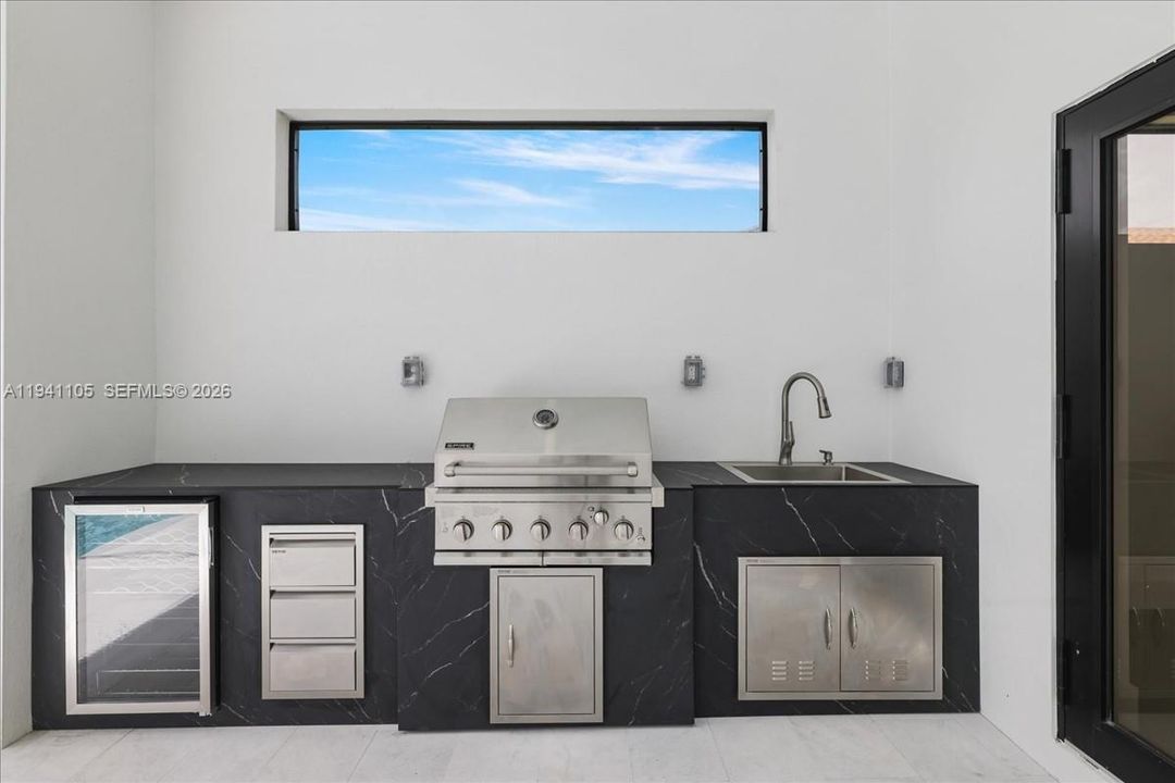 For Rent: $3,500 (3 beds, 3 baths, 2049 Square Feet)