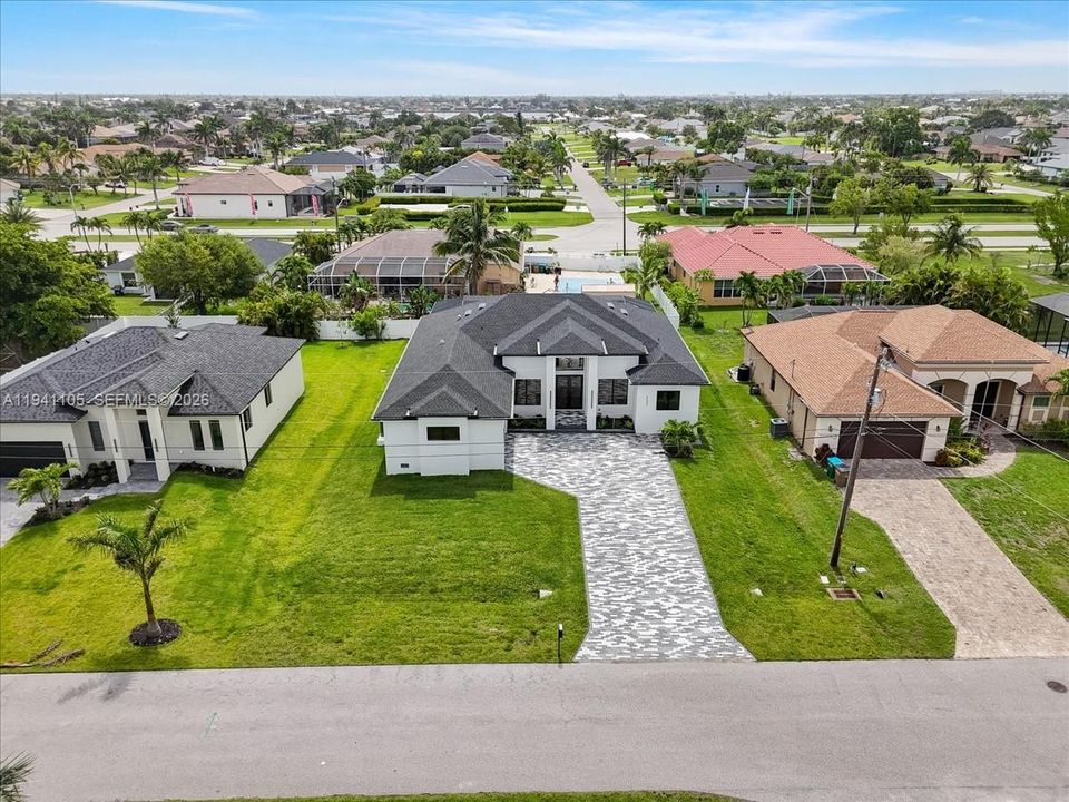 For Rent: $3,500 (3 beds, 3 baths, 2049 Square Feet)