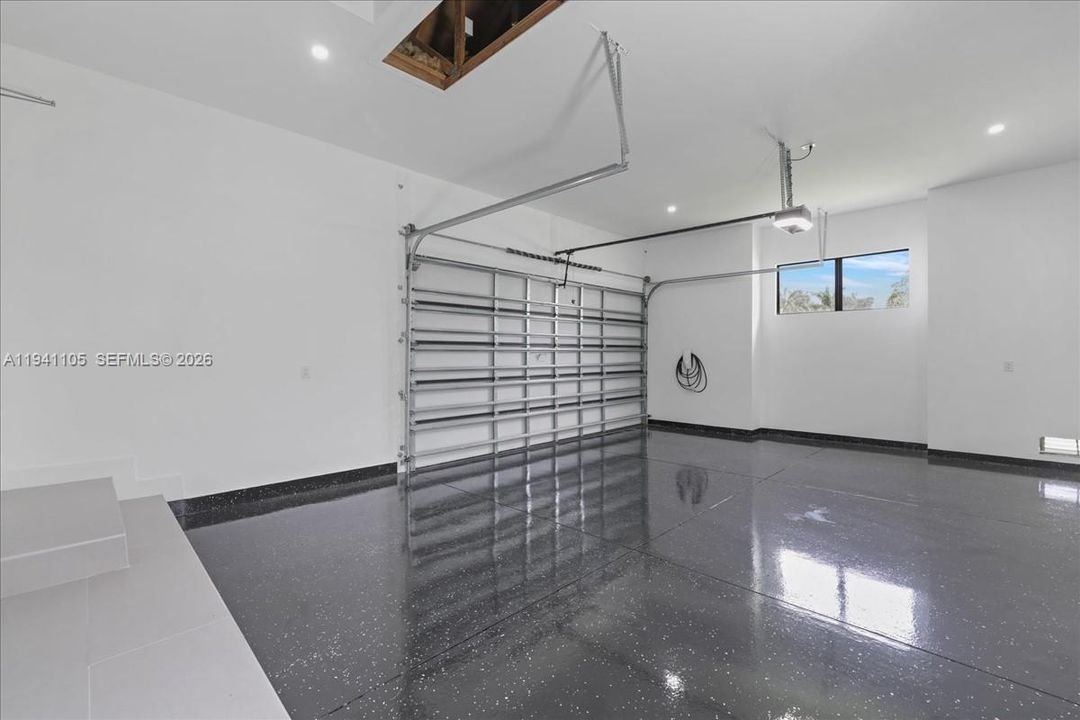 For Rent: $3,500 (3 beds, 3 baths, 2049 Square Feet)