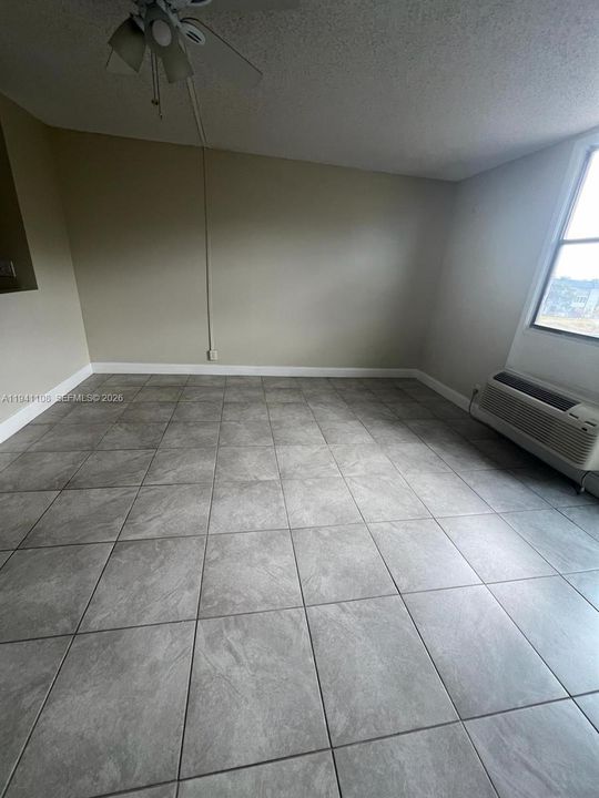 For Rent: $1,350 (0 beds, 1 baths, 468 Square Feet)