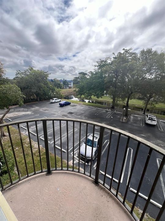 For Rent: $1,350 (0 beds, 1 baths, 468 Square Feet)