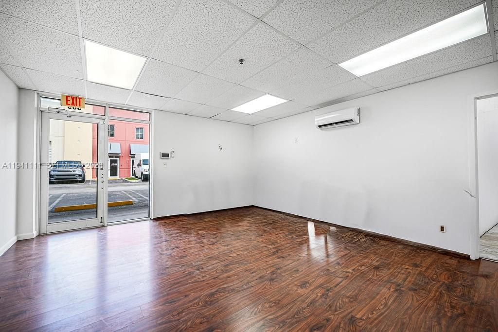 В аренду: $3,750 (0 спален, 0 ванн, 0 Квадратных фут)