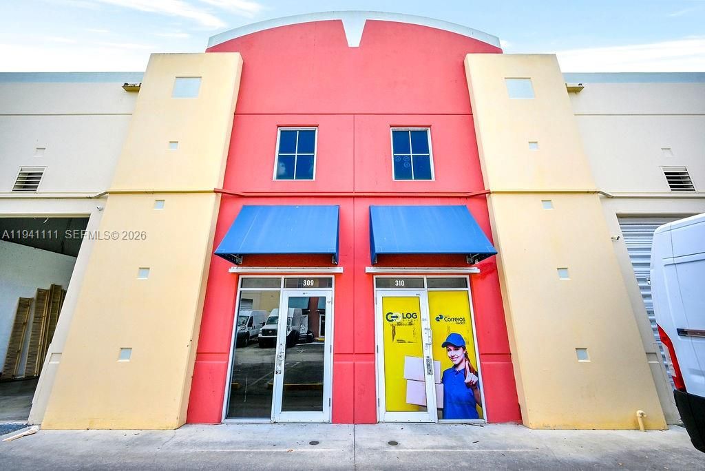 В аренду: $3,750 (0 спален, 0 ванн, 0 Квадратных фут)