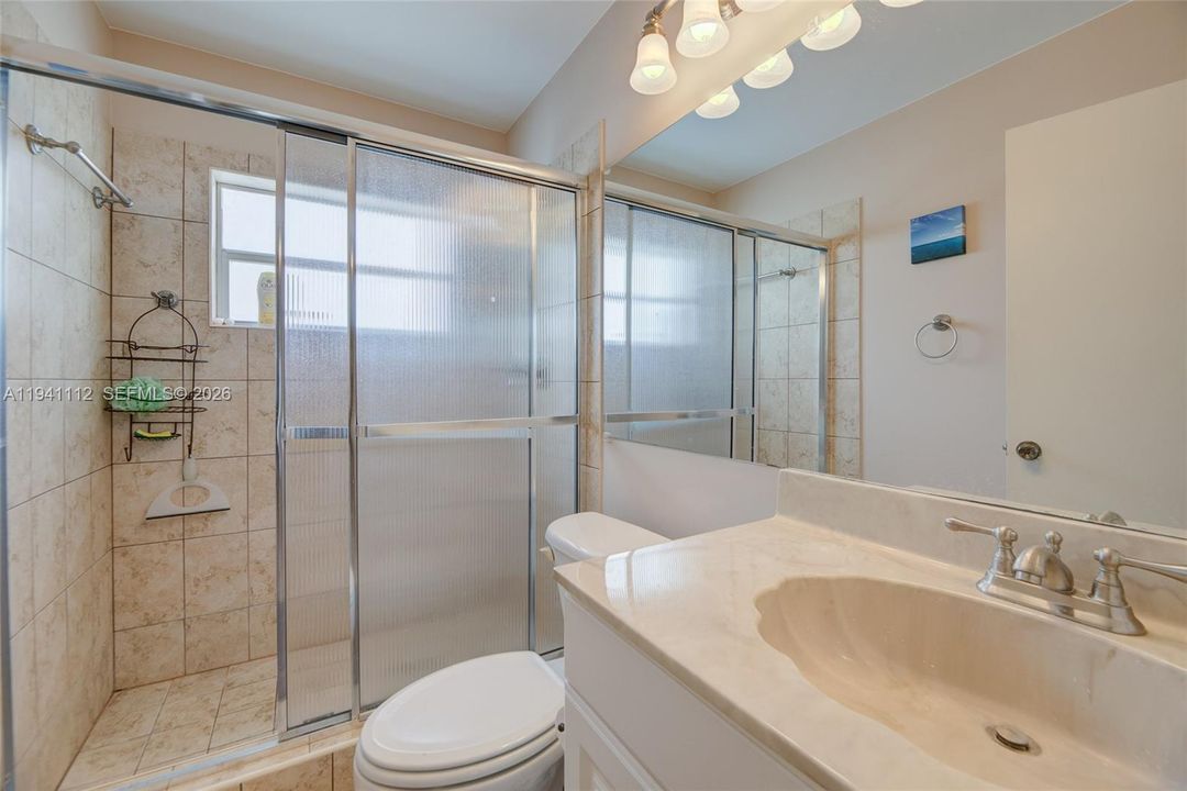 En Renta: $2,950 (3 camas, 2 baños, 1364 Pies cuadrados)