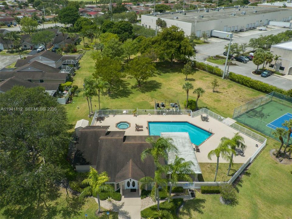 En Renta: $2,950 (3 camas, 2 baños, 1364 Pies cuadrados)