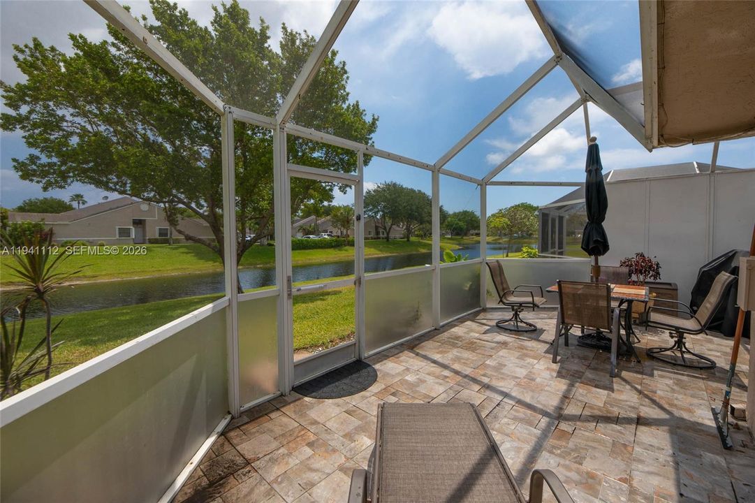 En Renta: $2,950 (3 camas, 2 baños, 1364 Pies cuadrados)