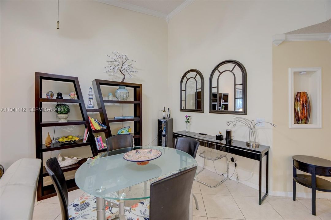 En Renta: $2,950 (3 camas, 2 baños, 1364 Pies cuadrados)